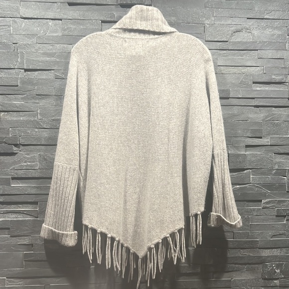 Lily Stanhope Sweater - Picture 4 of 4